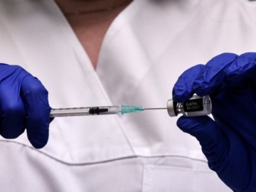Νωρίτερα στην ΕΕ 50 εκατ. δόσεις εμβολίων της Pfizer- Τι ανακοίνωσε Φον Ντερ Λάιεν