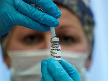 «Ταξίδια εμβολιασμού» με Sputnik-V κάνουν οι Γερμανοί στην Μόσχα, με 2.300 ευρώ