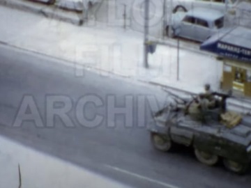 Βίντεο - Ντοκουμέντο: Τα τανκς της χούντας στη λεωφόρο Αλεξάνδρας -Αστυνομικοί και στρατιωτικοί με τα όπλα στα χέρια περιπολούν