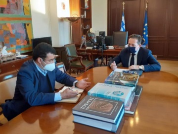 Τον Αναπληρωτή Υπουργό Εσωτερικών Στ. Πέτσα συνάντησε ο Δήμαρχος Ύδρας Γ. Κουκουδάκης