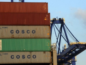 Κυβέρνηση-Cosco αναζητούν συμβιβασμό για τα έργα στον Πειραιά