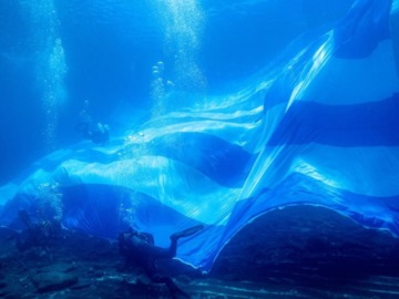 Στη Σαντορίνη η μεγαλύτερη υποβρύχια ελληνική σημαία - Δείτε τις εντυπωσιακές εικόνες 