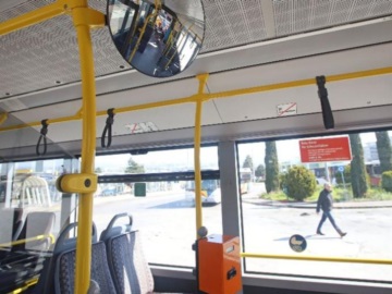 Επιβάτες έβαλαν στη θέση του οδηγό λεωφορείου σε νέο ρατσιστικό περιστατικό (βίντεο)