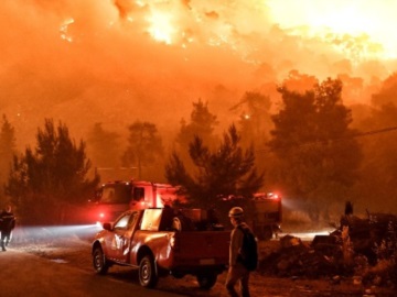 Αρχηγός της Πυροσβεστικής: «Καλύτερη πλέον η εικόνα της πυρκαγιάς - Το βασικότερο είναι ότι δεν έχει κινδυνεύσει ανθρώπινη ζωή»