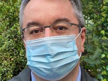 Ηλίας Μόσιαλος: Η παραπληροφόρηση για τα εμβόλια σκοτώνει