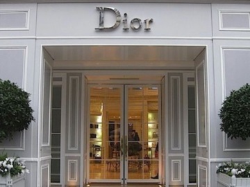 Το υπουργείο Τουρισμού έλαβε αίτημα του Οίκου Dior για εκδηλώσεις στην Ελλάδα 