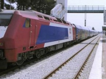 Συναγερμός στη Θήβα: Λιθοβόλησαν τρένο
