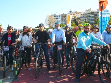 Δήμος Πειραιά: Συμβολική ποδηλατοδρομία δίπλα στη θάλασσα