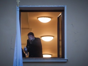 Επίθεση στη Μονή Πετράκη: Στο Δρομοκαΐτειο ο ιερέας - Διατάχθηκε ο εγκλεισμός του