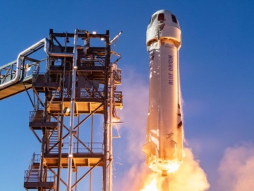 Τζεφ Μπέζος: Ο πλουσιότερος άνθρωπος του κόσμου γράφει ιστορία στον διαστημικό τουρισμό