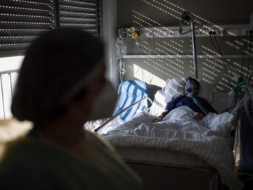 Γαλλία: Το 85% των νοσηλευομένων για Covid-19 είναι ανεμβολίαστοι