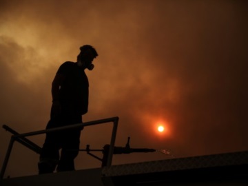 Βαρυμπόμπη: Οι τρεις αιτίες που πήρε διαστάσεις η πυρκαγιά – Ανάλυση Λέκκα