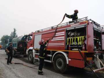 Ο Δήμος Πειραιά προσέφερε 150 υπνόσακους στο Πυροσβεστικό Σώμα