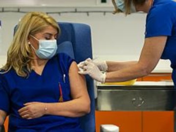 Υποχρεωτικός εμβολιασμός υγειονομικών: Τι προβλέπεται για όσους δεν εμβολιαστούν -Επιστολή Κοντοζαμάνη