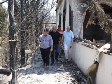 Περιφέρεια Αττικής: Περίπου 77 οι πληγείσες επιχειρήσεις από την μεγάλη πυρκαγιά στη Βαρυμπόμπη