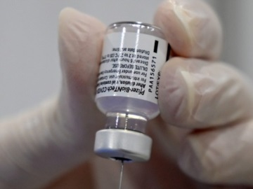 Ισραήλ: Η τρίτη δόση του εμβολίου Pfizer/BionTech βελτίωσε σημαντικά το επίπεδο προστασίας κατά της μόλυνσης και της σοβαρής νόσησης στους άνω των 60