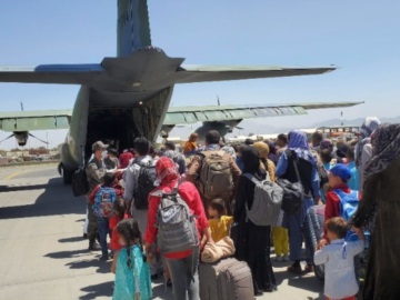 ΗΠΑ, Βρετανία, Αυστραλία καλούν τους πολίτες τους να φύγουν από το αεροδρόμιο της Καμπούλ