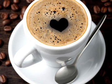 Τρεις καφέδες την ημέρα μειώνουν τον κίνδυνο εγκεφαλικού και καρδιαγγειακού θανάτου