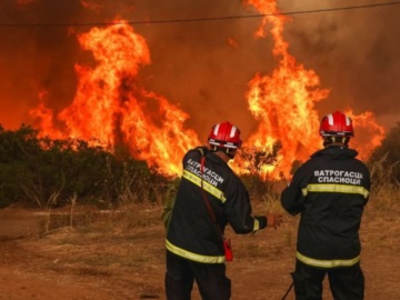 Πολύ υψηλός κίνδυνος πυρκαγιάς αύριο για τρείς περιφέρειες της χώρας