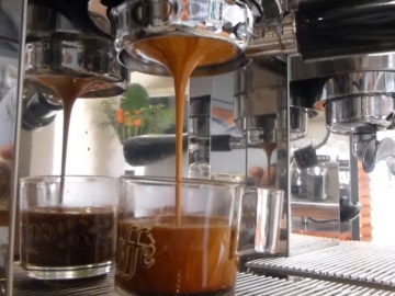 Συναγερμός για αυξήσεις σε καφέ, ψωμί και ενέργεια – Ο καφές μπορεί να φτάσει τα 5€