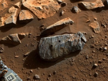 Μακρόχρονη έκθεση σε νερό «μαρτυρούν» τα πρώτα δύο πέτρινα δείγματα από τον Άρη που συνέλλεξε το ρόβερ Perseverance