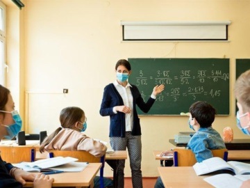 Επιστροφή στα σχολεία - Με μάσκες και πιστοποιητικά στο χέρι -Όλα τα μέτρα