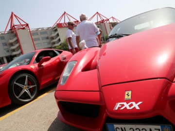 «Ferrari Road Show - Πειραιάς 2021», - &quot;Ημέρες Θάλασσας&quot;: Φαντασμαγορικό θέαμα στον Πειραιά με &quot;πρωταγωνίστριες&quot; 30 Ferrari (φωτογραφίες!)