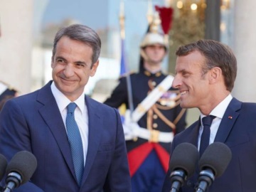 Μητσοτάκης-Μακρόν προς ανακοίνωση  αύριο αμυντικής συμφωνίας για προμήθεια τριών γαλλικών φρεγατών