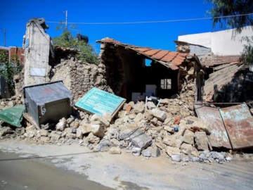 Βυθίστηκε κατά 15 εκατοστά το Αρκαλοχώρι μετά το ισχυρό σεισμό 
