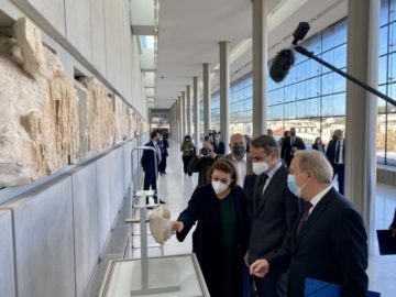 Επιστροφή στο Μουσείο της Ακρόπολης 10 θραυσμάτων του Παρθενώνα – Το μήνυμα Μητσοτάκη