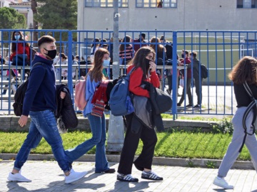 Euractiv για σχολεία: Η Ελλάδα στις χώρες με το υψηλότερο ρίσκο