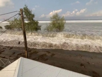 Περού: Δύο άνθρωποι πνίγηκαν από κύματα που προκλήθηκαν από την έκρηξη του ηφαιστείου στην Τόνγκα