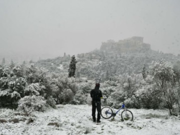 Δραματική πρόβλεψη Ζερεφού: Συχνή πλέον η χιονοκαταιγίδα – Παλαιότερα συνέβαινε κάθε 40 χρόνια