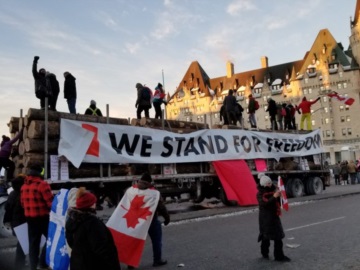 Καναδάς: Χιλιάδες στους δρόμους κατά του υποχρεωτικού εμβολιασμού- &quot;Διέφυγε&quot; ο Τριντό