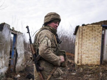 Ουκρανία: Η Γαλλία δεν «βλέπει» κοντινό τέλος στις εχθροπραξίες