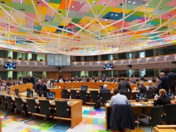 Eurogroup: &quot;Μαχαίρι&quot; στα επιδόματα – Προστασία μόνο σε ευάλωτους – Προτεραιότητα σε χρέος και πληθωρισμό