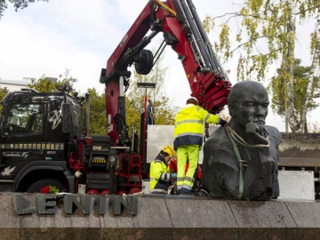 Φινλανδία: Απομακρύνθηκε το τελευταίο άγαλμα του Λένιν στη χώρα