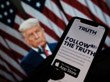 Google: Εγκρίθηκε η πώληση της εφαρμογής Truth Social του Ντ. Τραμπ από το ηλεκτρονικό κατάστημα