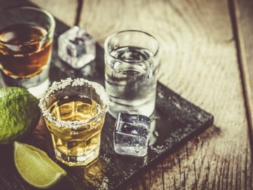 Ποιο είναι το δημοφιλές αλκοολούχο ποτό του οποίου η τιμή αυξήθηκε 50% στην Ελλάδα