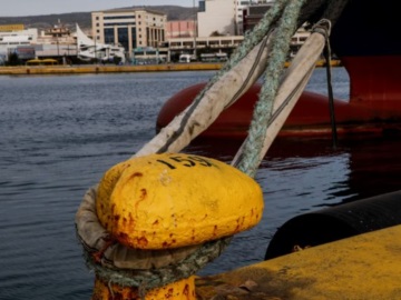 24ωρη απεργία στο λιμάνι του Πειραιά στις 25 Οκτωβρίου - Δένουν κάβους τα πλοία