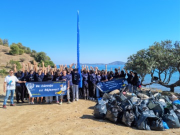 Καθαρισμός παραλίας από τον Δήμο και το Λύκειο Πόρου 