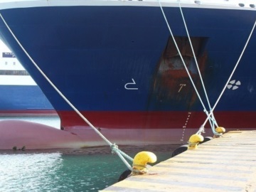 Δεμένα τα πλοία που αναχωρούν από Πειραιά, λόγω 24ωρης παμπειραϊκής απεργίας