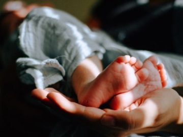 Παξοί: Έγκυος γέννησε δίδυμα στο ελικοδρόμιο- Δεν πρόλαβε να πάει Κέρκυρα