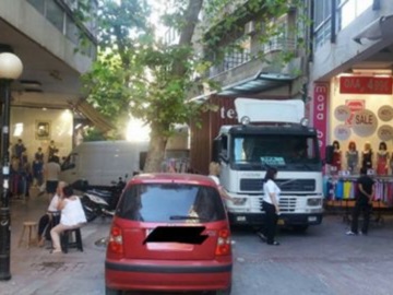 Απαγόρευση της φορτοεκφόρτωσης από 9 πμ έως και 9 μμ ζητεί το Δημοτικό Συμβούλιο της Αθήνας