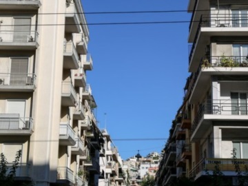 Ακίνητα: Η ραγδαία άνοδος των ενοικίων στην Ελλάδα και η διαθεσιμότητα «κοινωνικής κατοικίας» στην Ευρώπη