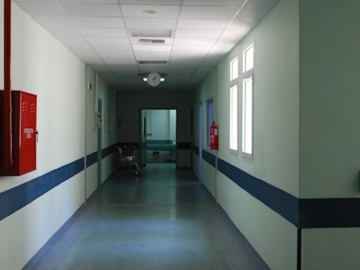 Ασθενείς αρνούνται να πάρουν εξιτήριο από τα νοσοκομεία λόγω φτώχειας
