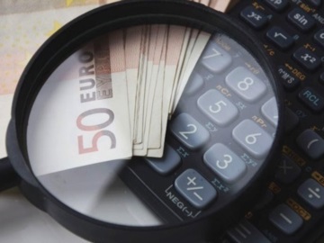 «Επιταγή ακρίβειας»: Έως την Πέμπτη ενεργή η πλατφόρμα για τα 250 ευρώ σε μη επιδοτούμενους μακροχρόνια ανέργους