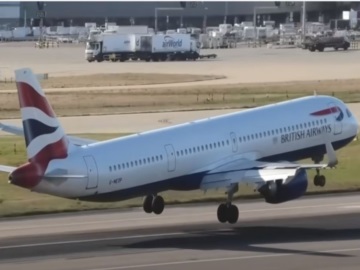  Απίστευτο βίντεο μέσα από το κοκπιτ: Η προσγείωση θηριώδους αεροσκάφους στο Χίθροου εν μέσω θυελλωδών ανέμων