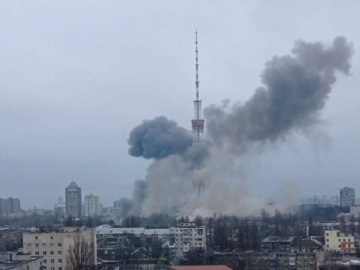 Πέντε νεκροί από το ρωσικό βομβαρδισμό στον πύργο τηλεόρασης στο Κίεβο