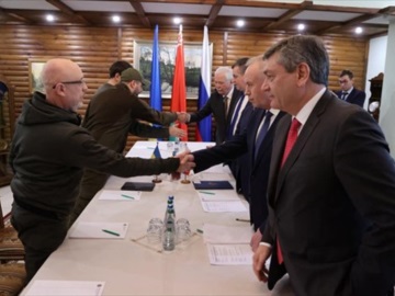 Ρωσία και Ουκρανία ανοίγουν ανθρωπιστικούς διαδρόμους για αμάχους -Συμφώνησαν για τρίτο γύρο συνομιλιών